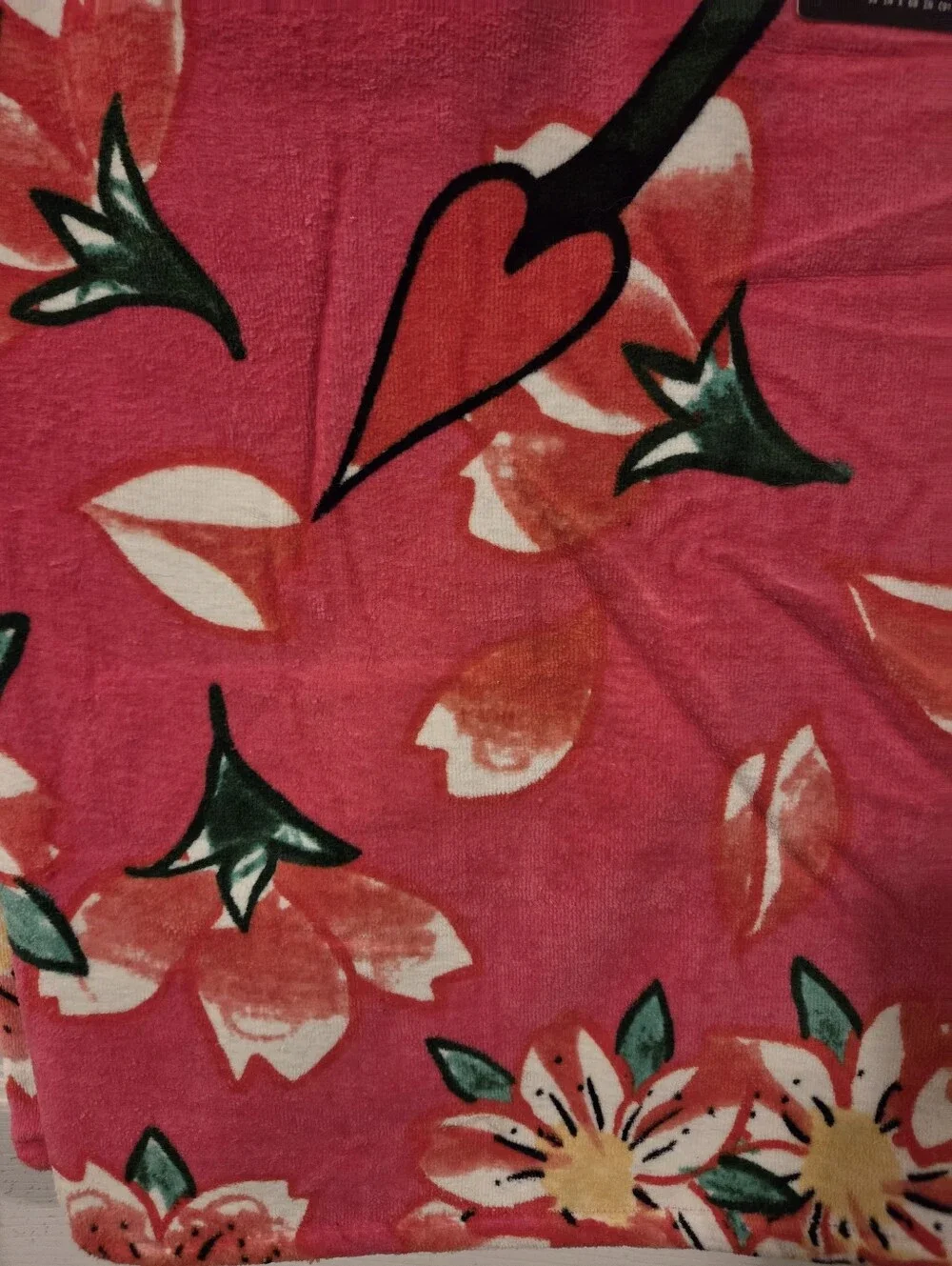 Ed Hardy NWT Beach Towel - Rose W/Ring